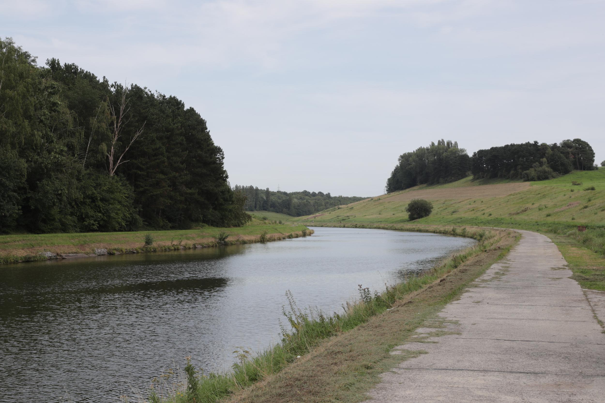 Canal Charleroi Bruxcelles bij  Godarville